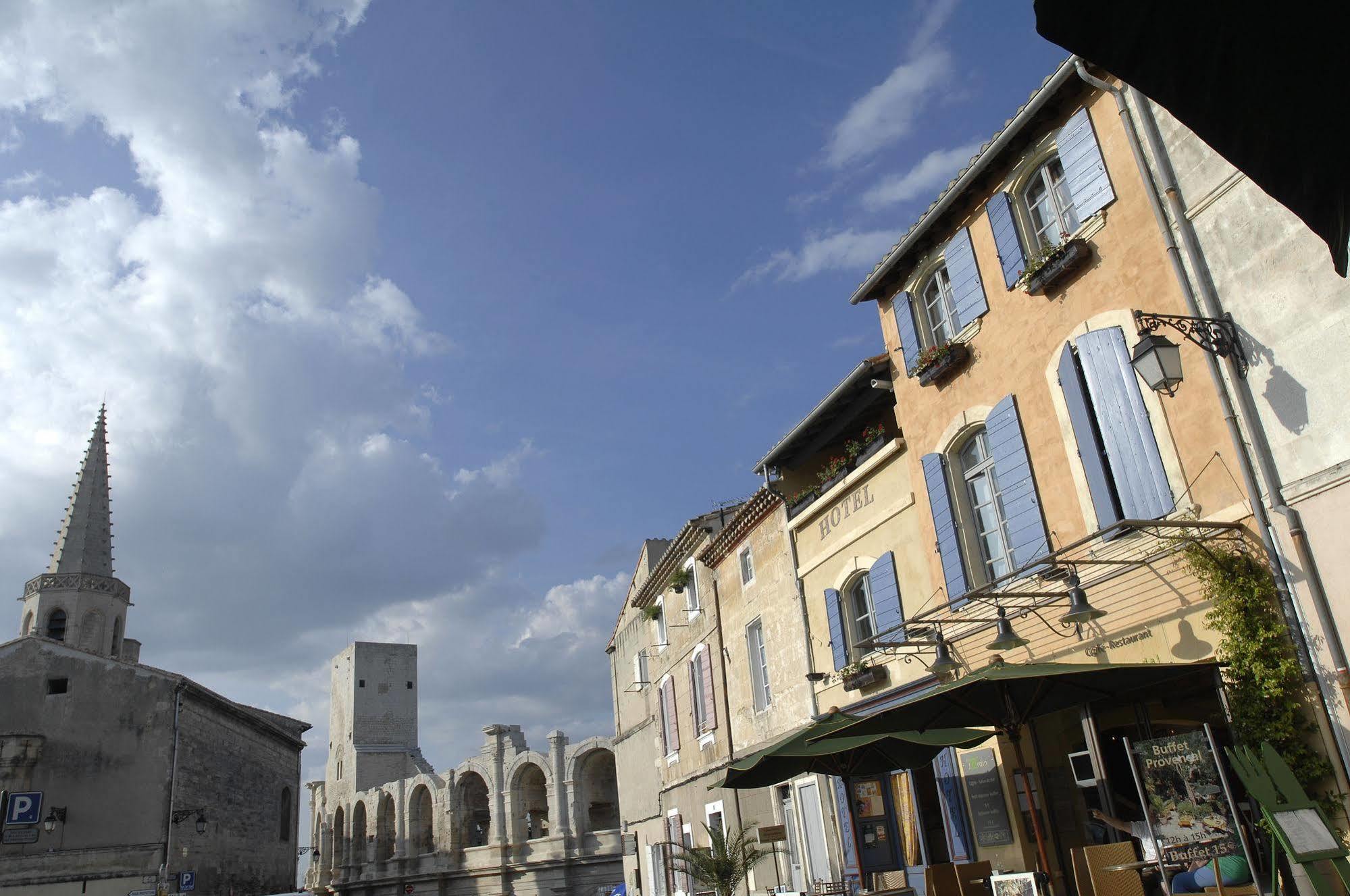 Le Calendal 3* Arles